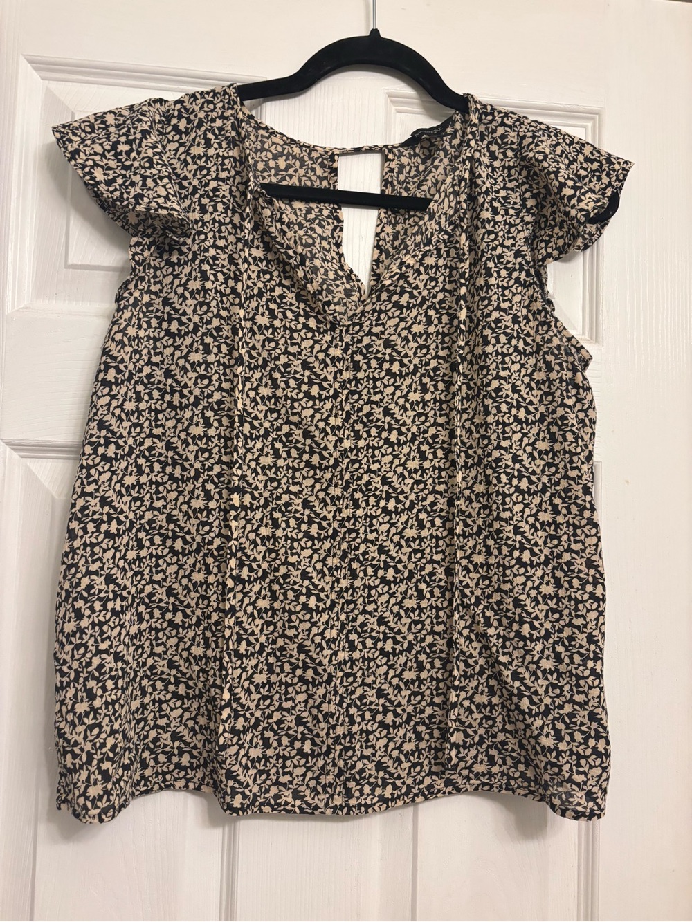 Banana Republic Navy and Cream Floral Cap-Sleeve Blouse